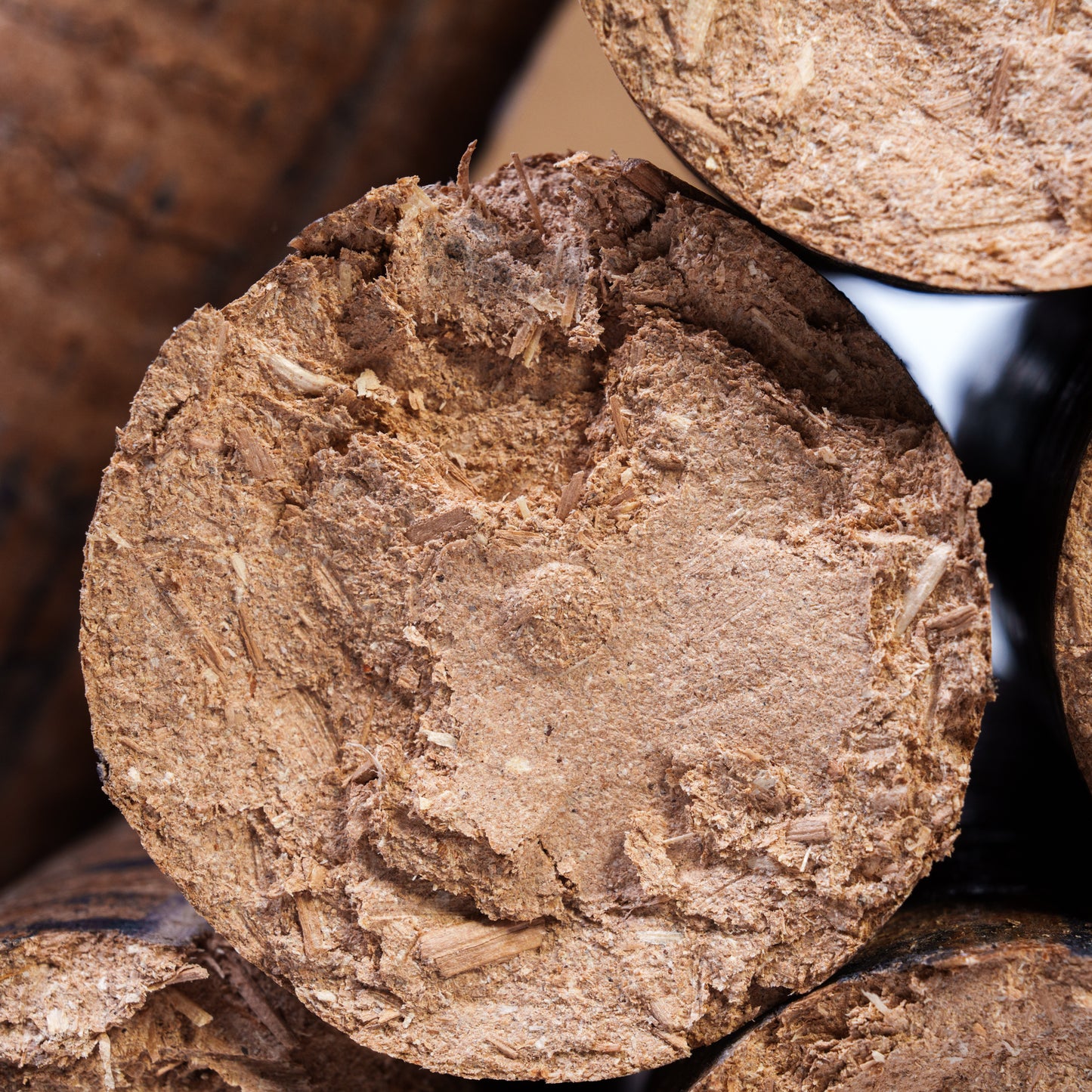 Hartholz - Briketts Eiche Premium Plus 2. Wahl (800 kg netto)